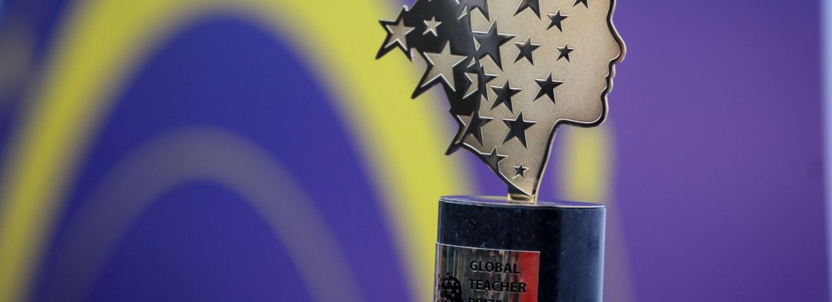 «Вчителі важливі» - триває збір історій про освітян воєнного часу