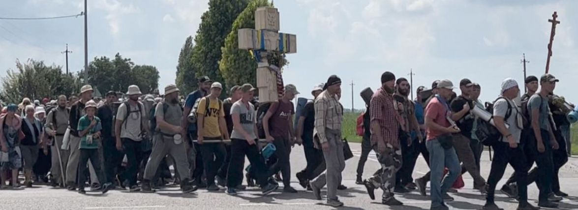Хресну ходу не пустили до Волочиська (ВІДЕО)