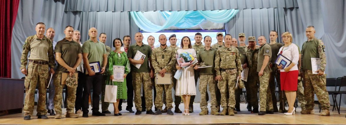 14 воїнів Красилова отримали медаль «Незламним. Російсько – українська війна»