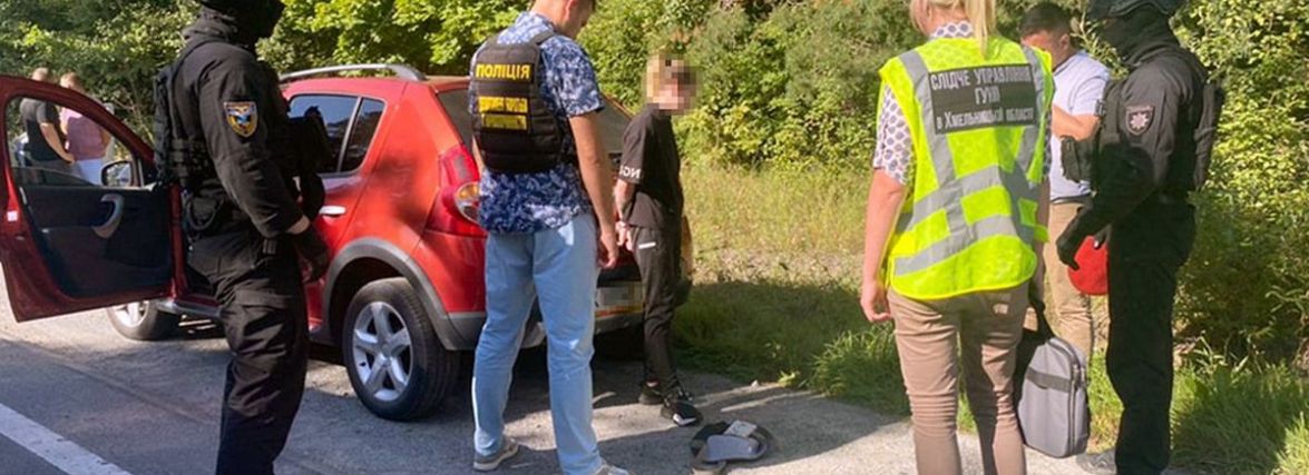 Затримали банду, яка розповсюджувала на Хмельниччині наркотики
