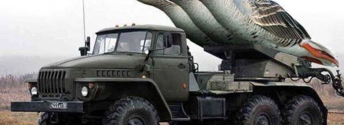 Щоб не плакать, ми сміялись: добірка мемів про війну