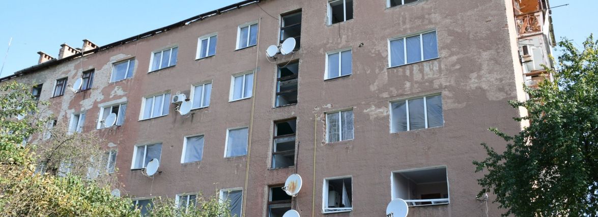Триває ліквідація наслідків ворожих «прильотів» у Шепетівці (ФОТО)