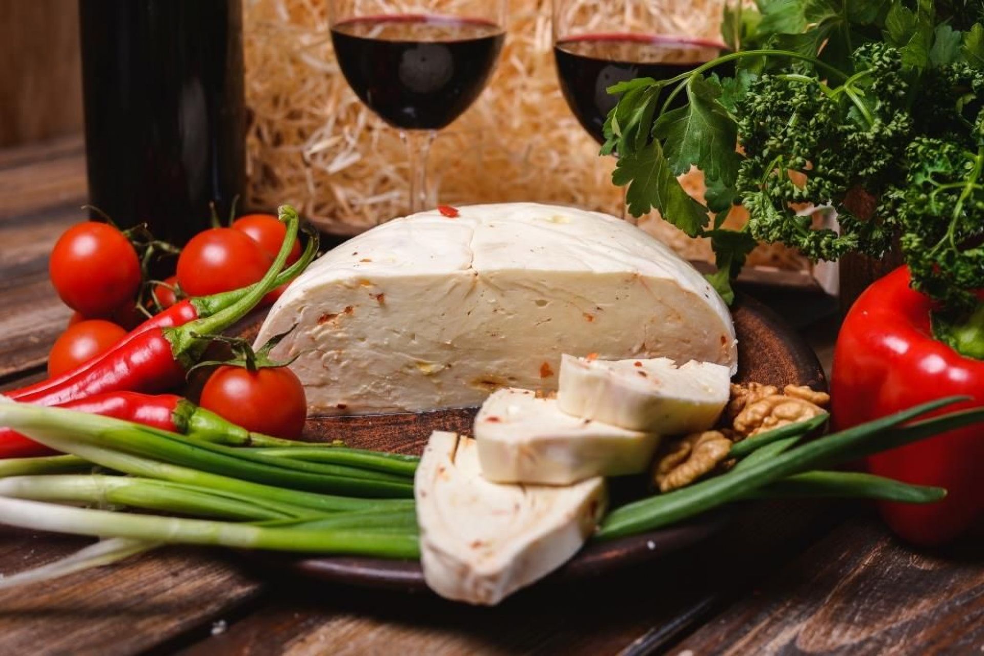 Сулугуні по грузинськи з паприкою