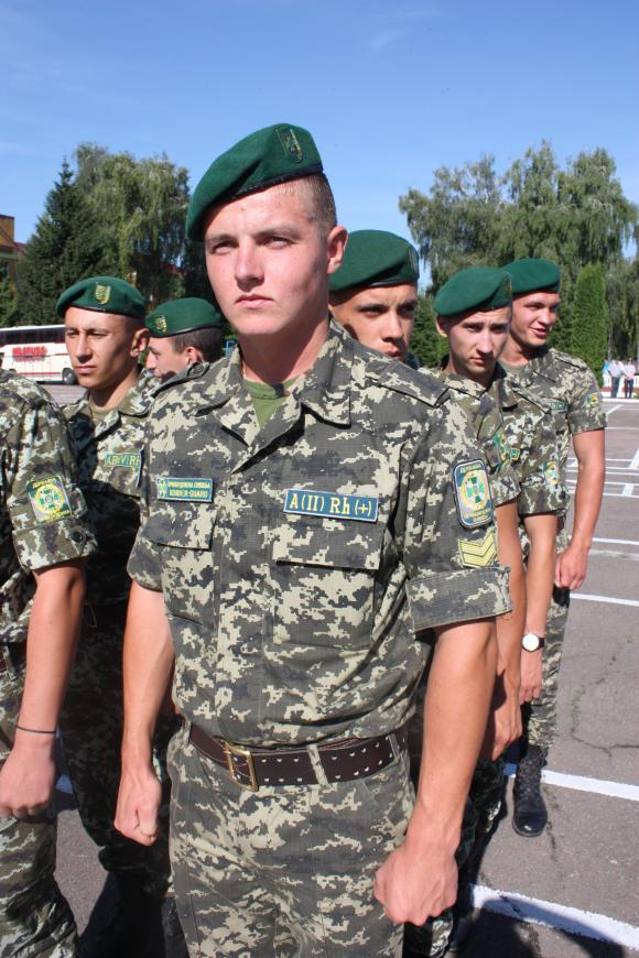 Повернулися з кордону з Кримом: офіцерам нагороди, курсантам - іспити, фото №4 на сайті vsim.ua