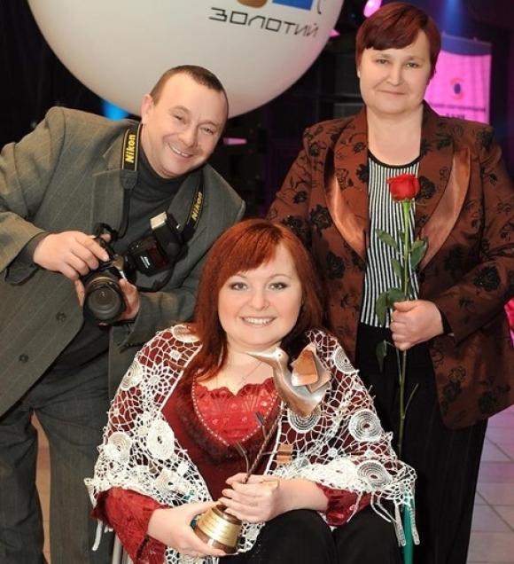 Хмельницький і жінка: «Не зважаючи на проблеми, не губіть з душі відчуття щастя і світла» на сайті vsim.ua Хмельницький і жінка: «Не зважаючи на проблеми, не губіть з душі відчуття щастя і світла», фото №1 на сайті vsim.ua